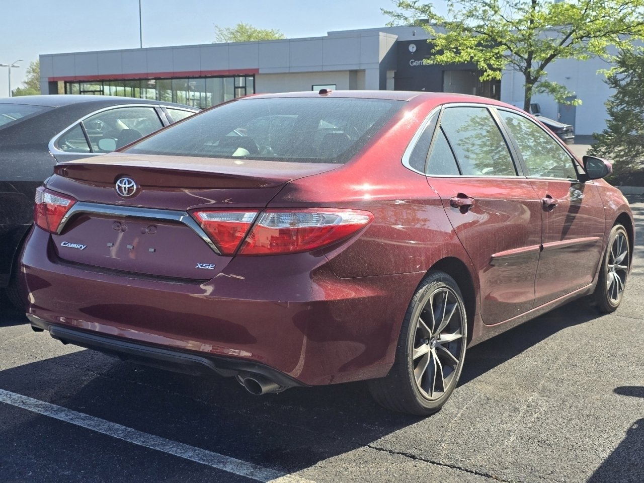 Used 2017 Toyota Camry XSE w/ Moonroof Package image 7