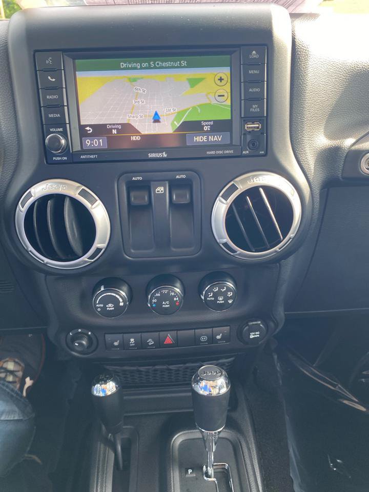 Used 2012 Jeep Wrangler Rubicon w/ Dual Top Group AWD/4WD image 21