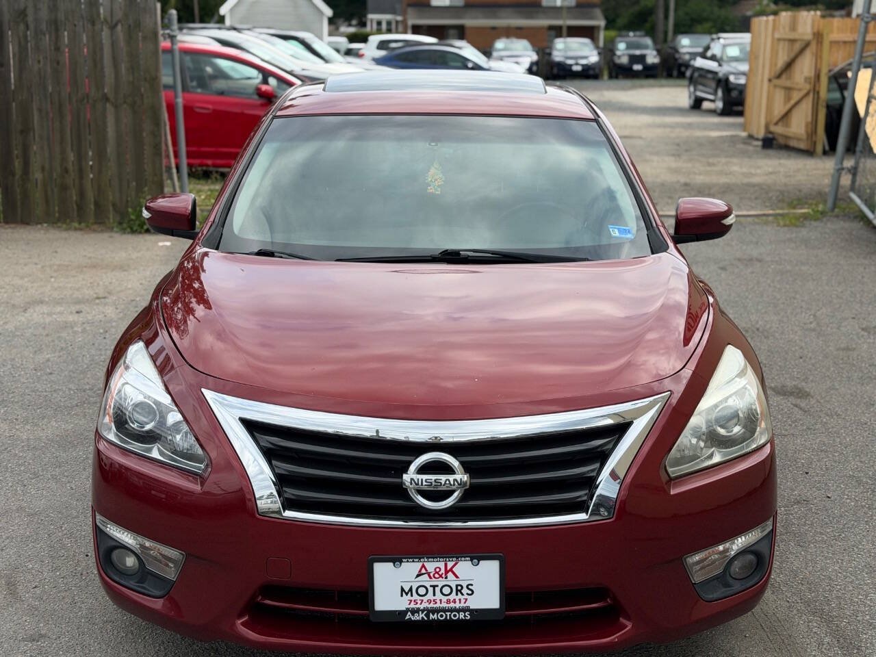 Used 2014 Nissan Altima 2.5 SL w/ Technology Package FWD image 4