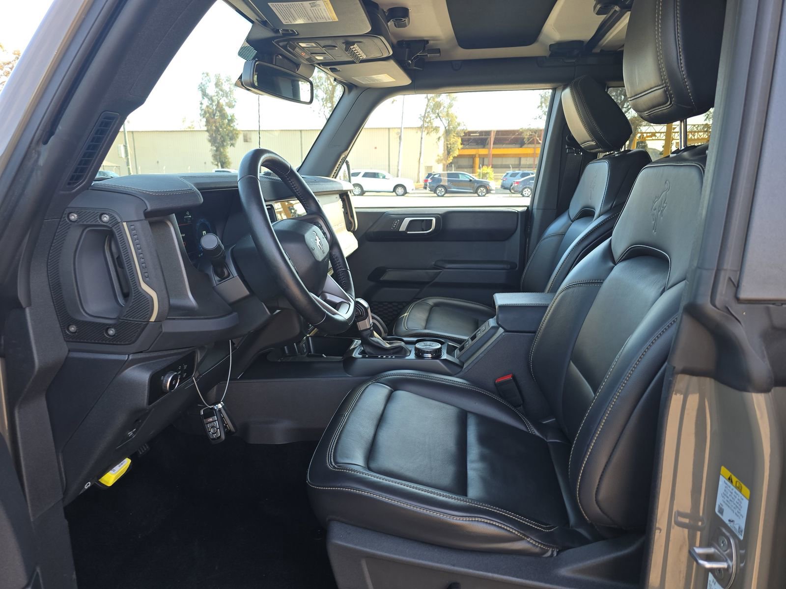 Used 2025 Ford Bronco Badlands image 7