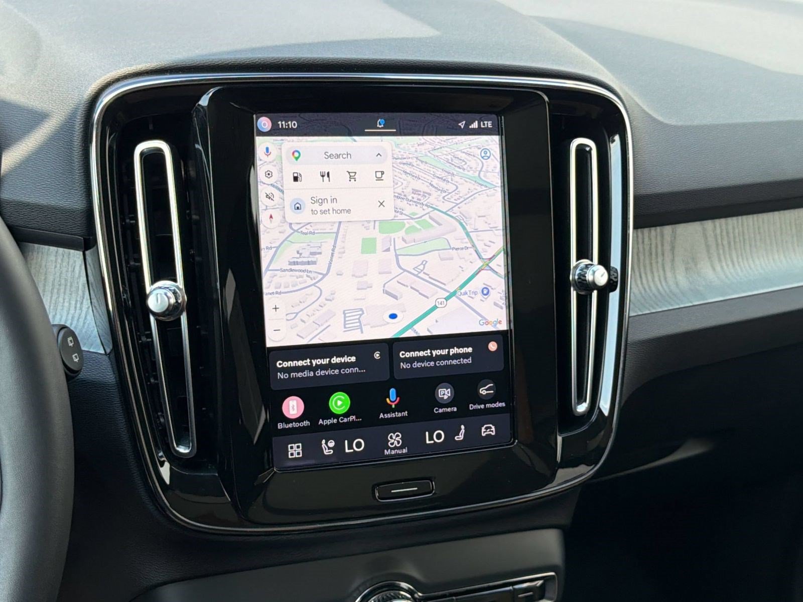 Certified 2023 Volvo XC40 B5 Plus w/ Protection Package Premier AWD/4WD image 19