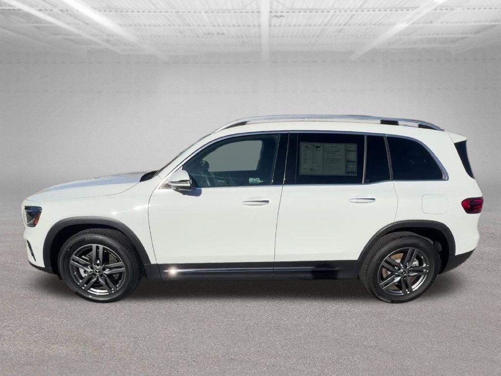 Used 2026 Mercedes-Benz GLB 250 4MATIC image 2