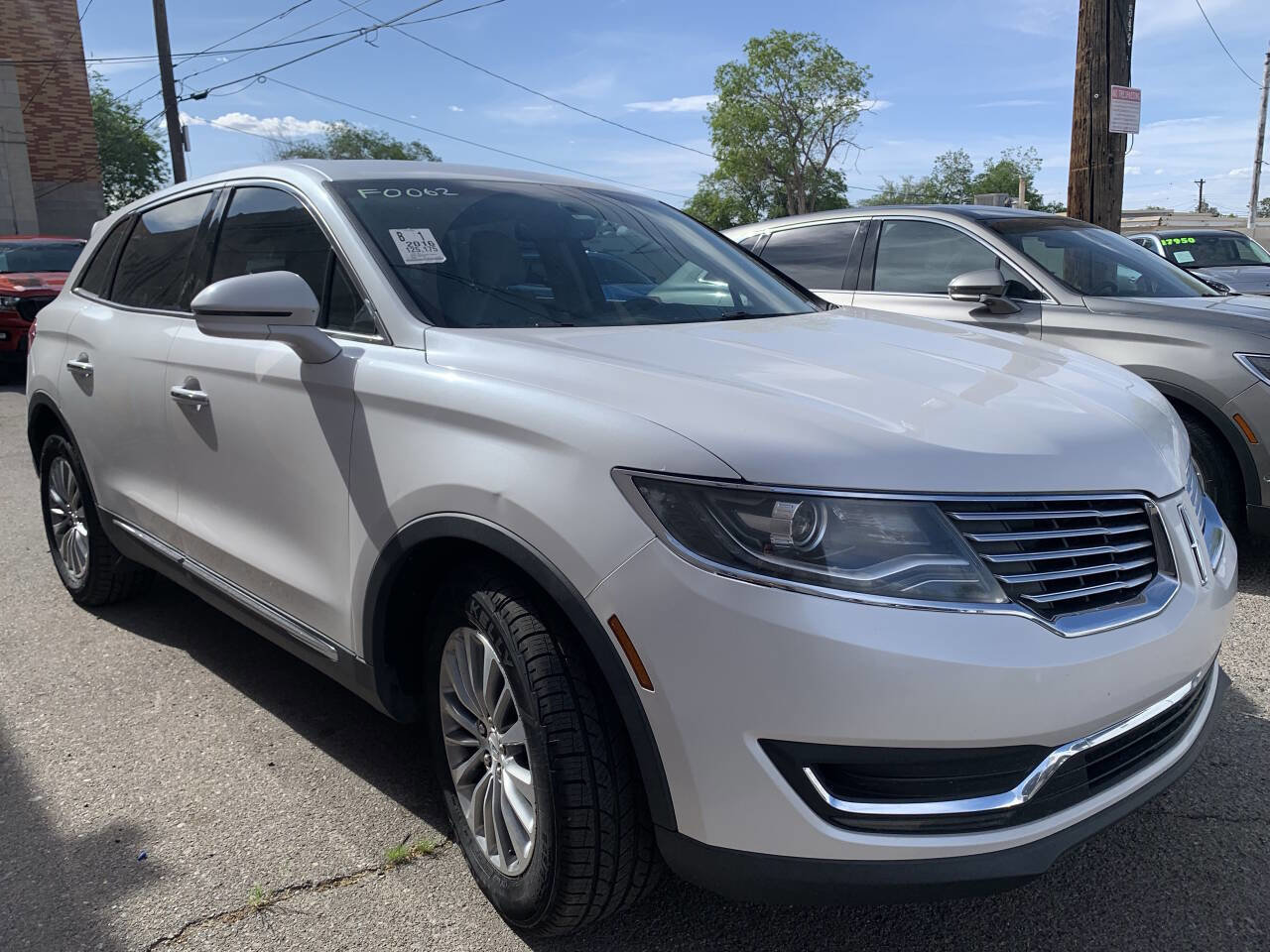 Used 2016 Lincoln MKX Select w/ Select Plus Package AWD/4WD image 2
