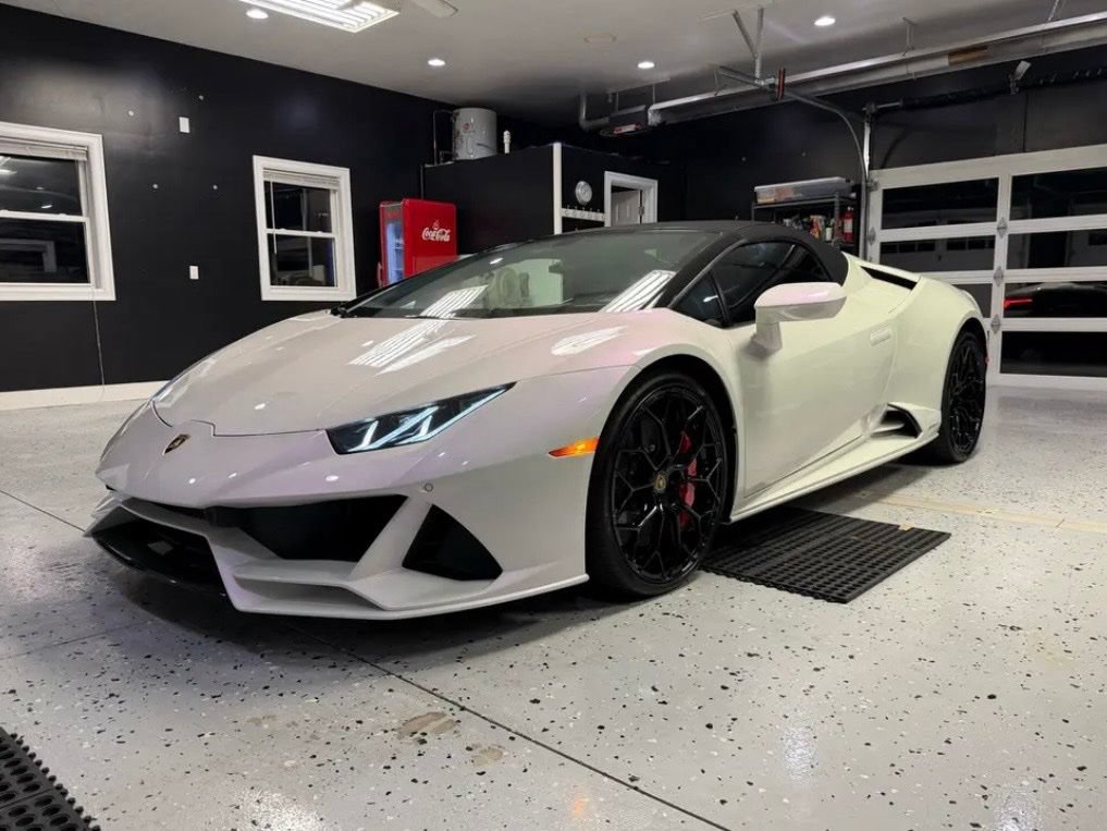 Used 2024 Lamborghini Huracan EVO AWD/4WD image 9