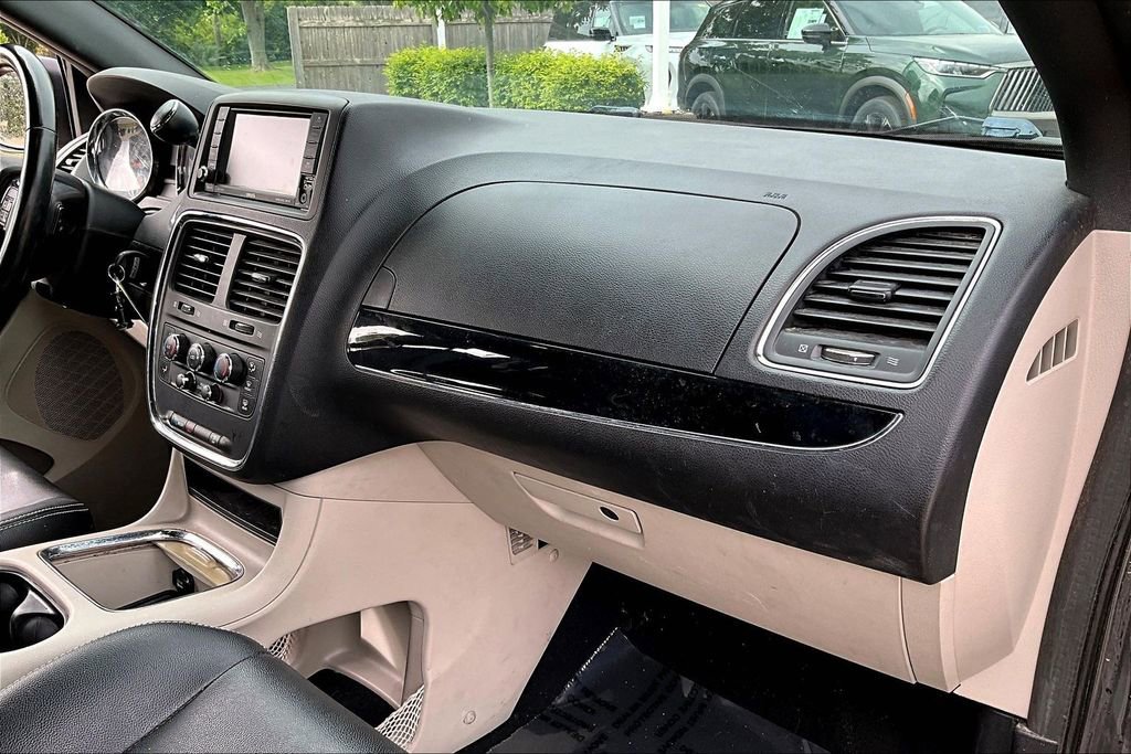 Used 2019 Dodge Grand Caravan SXT FWD image 24