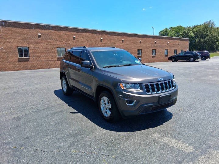 Used 2015 Jeep Grand Cherokee Laredo w/ Quick Order Package 23E AWD/4WD image 3