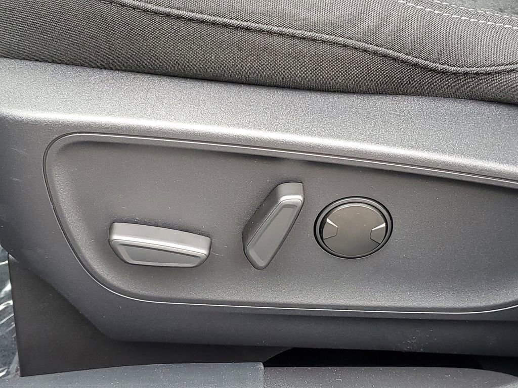 New 2025 Ford Escape Active w/ Active Premium Tech Pack image 8