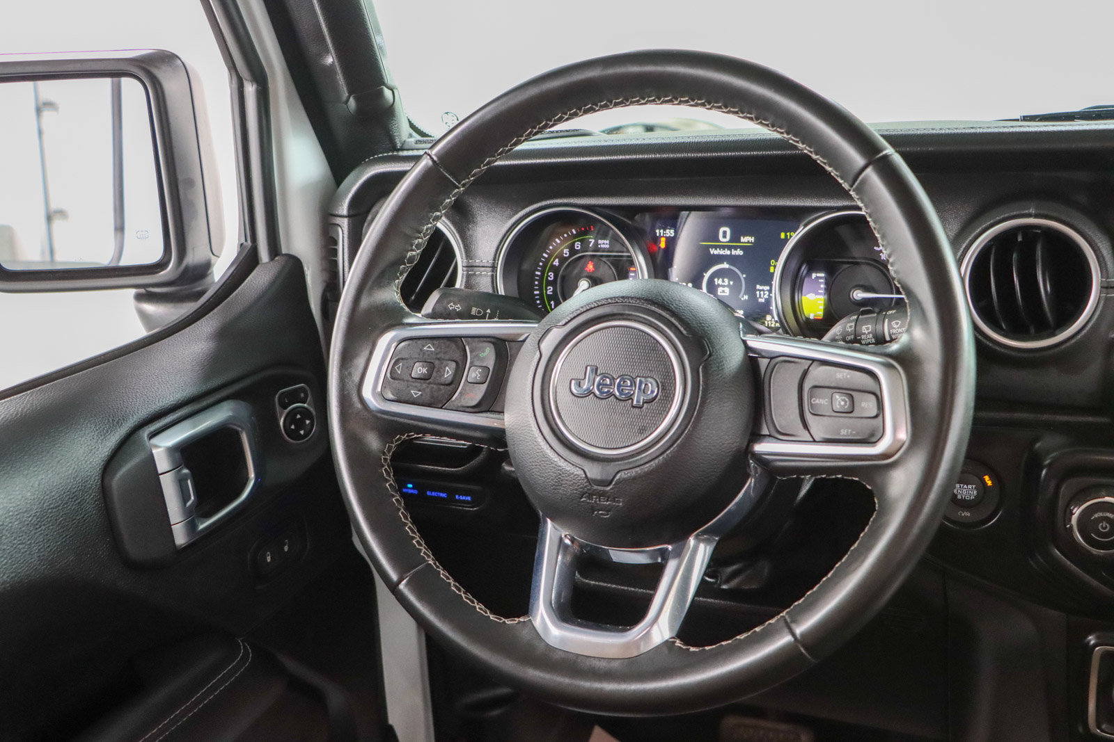 Used 2022 Jeep Wrangler Unlimited Sahara AWD/4WD image 14