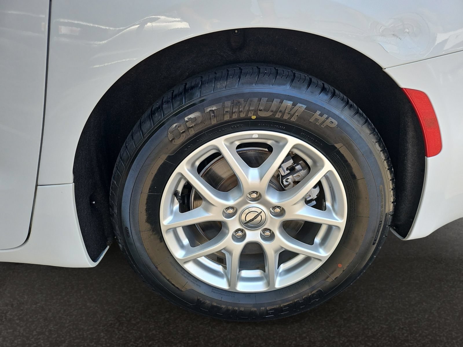 Used 2023 Chrysler Pacifica Touring-L FWD image 46