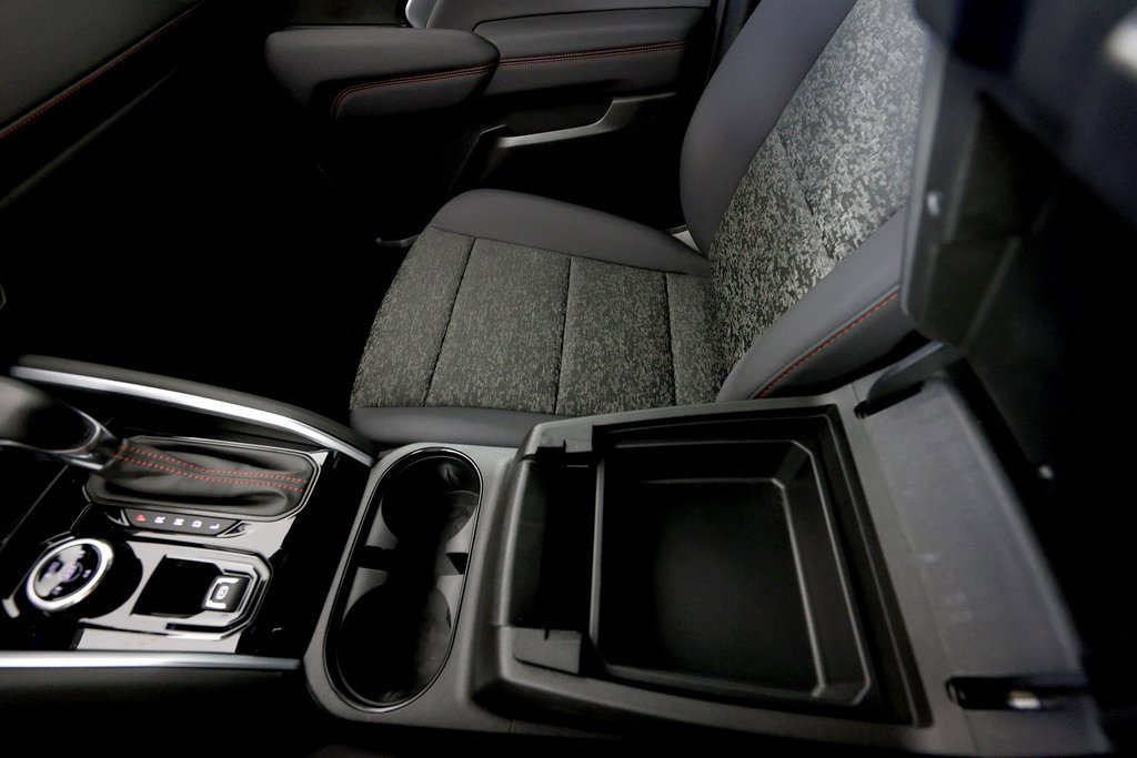 Used 2024 Chevrolet Colorado Z71 w/ Z71 Convenience Package 2 image 34