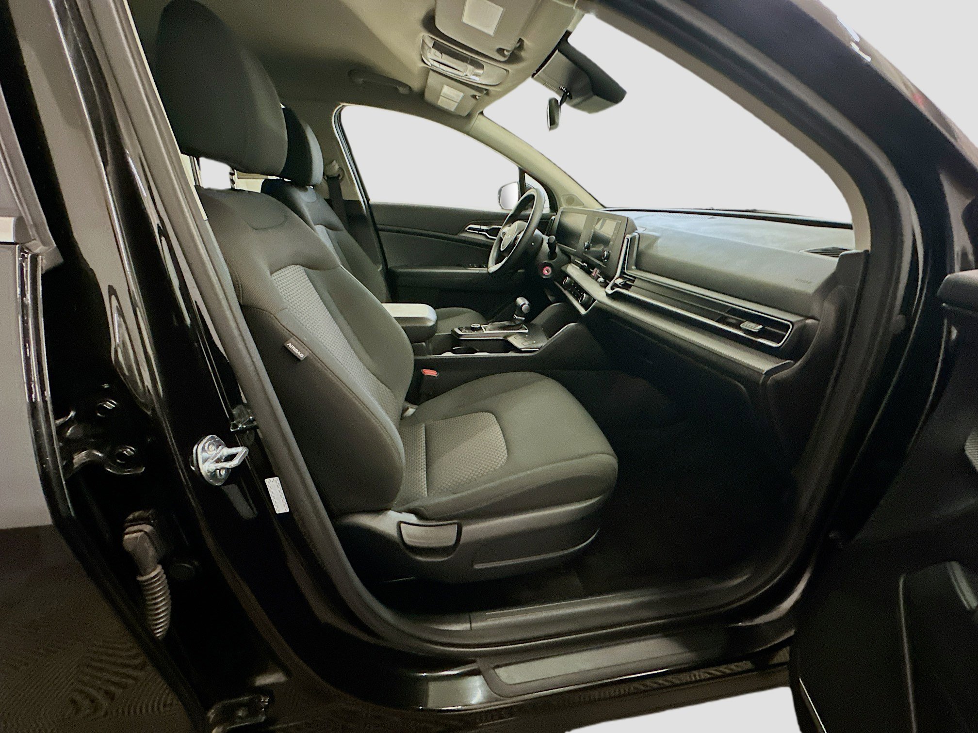 Used 2024 Kia Sportage LX image 31