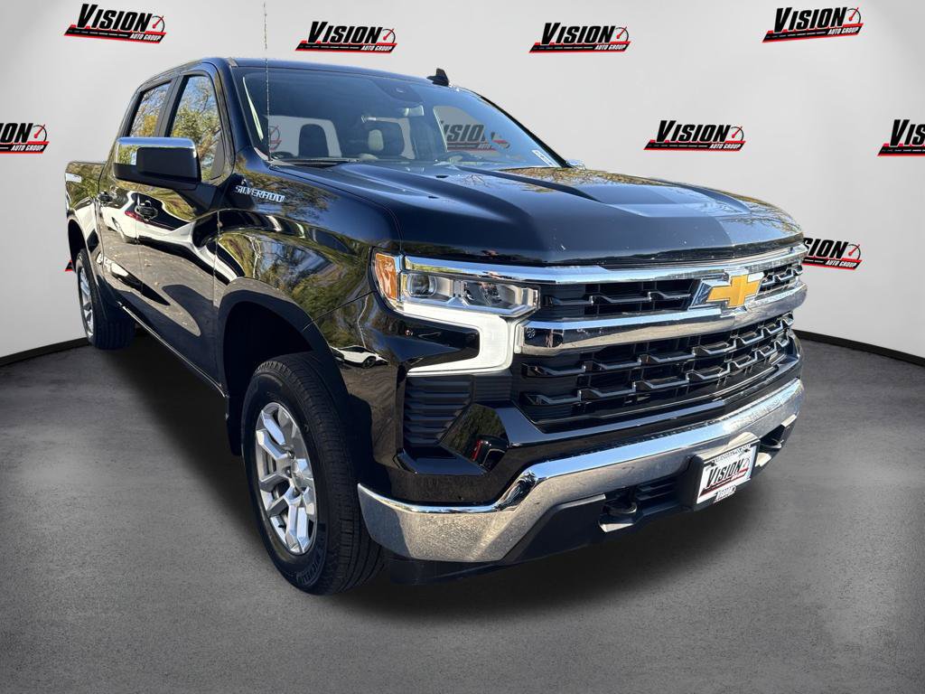 Used 2024 Chevrolet Silverado 1500 LT AWD/4WD image 3