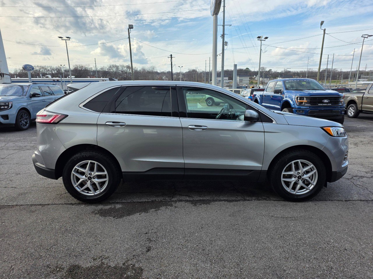Used 2024 Ford Edge SEL image 7