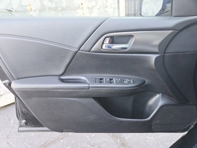 Used 2016 Honda Accord Sport image 29