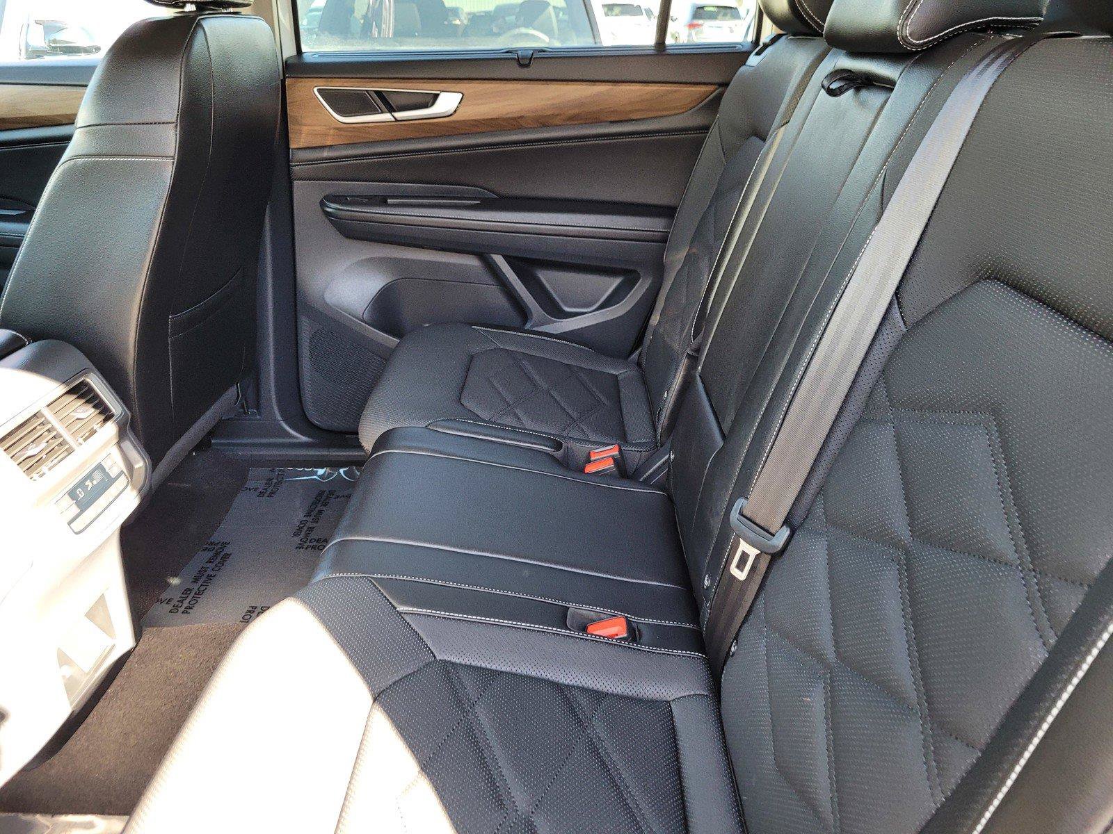 Certified 2024 Volkswagen Atlas SE FWD image 14