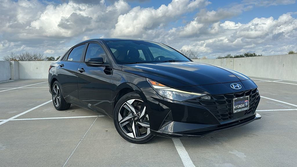 Used 2023 Hyundai Elantra SEL w/ Convenience Package image 5