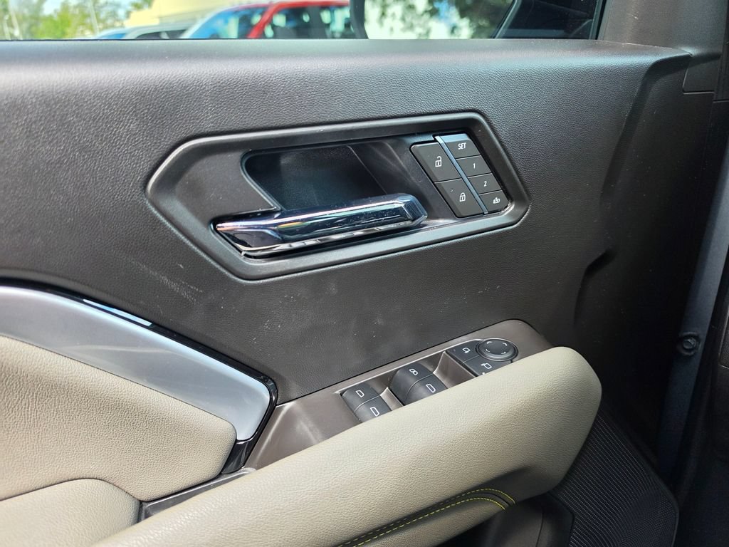 Used 2025 Chevrolet Colorado ZR2 AWD/4WD image 19