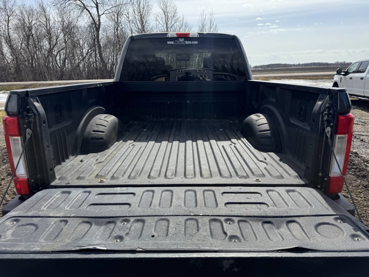 Used 2019 Ford F250 XLT w/ Camper Package image 8