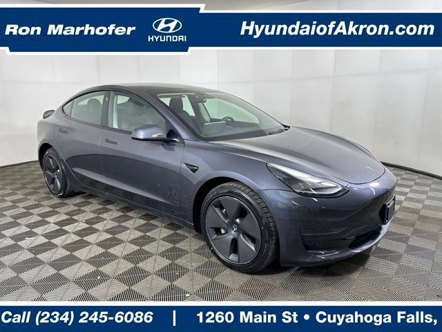Used 2023 Tesla Model 3 Standard Range image 1