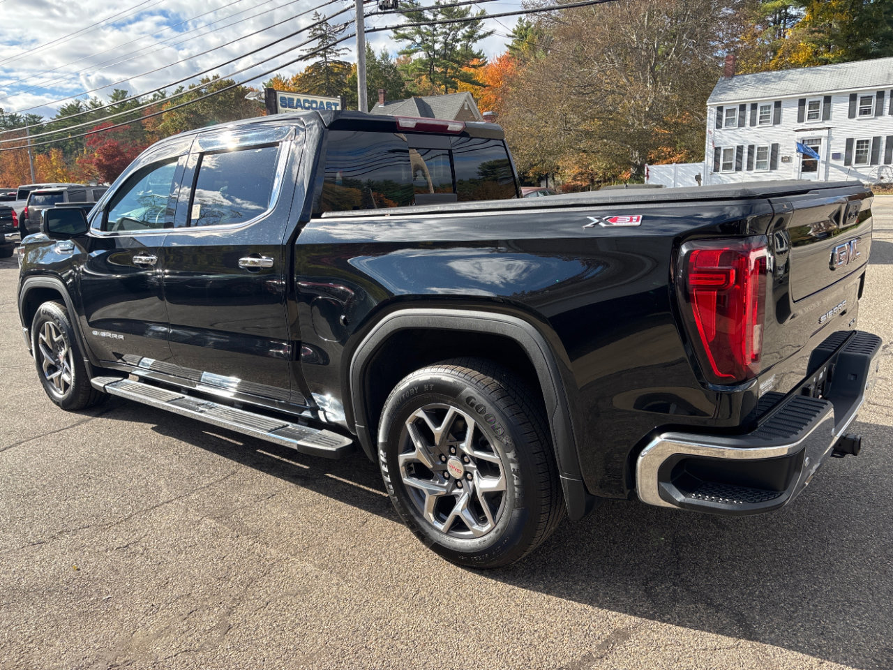 Used 2022 GMC Sierra 1500 SLT w/ SLT Premium Plus Package image 3