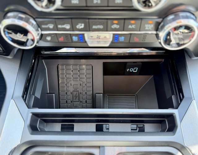 New 2025 Ford F350 Lariat w/ Lariat Ultimate Package image 24