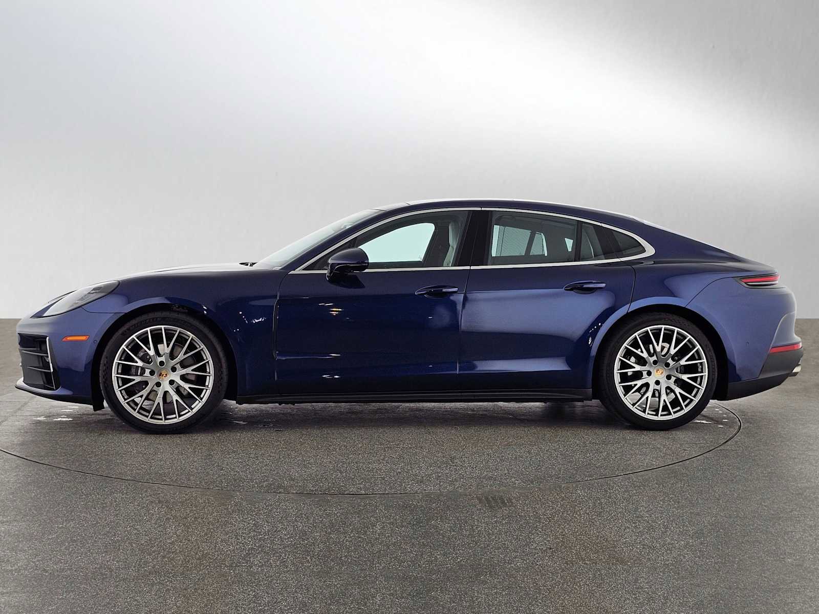 Used 2024 Porsche Panamera 4 image 9