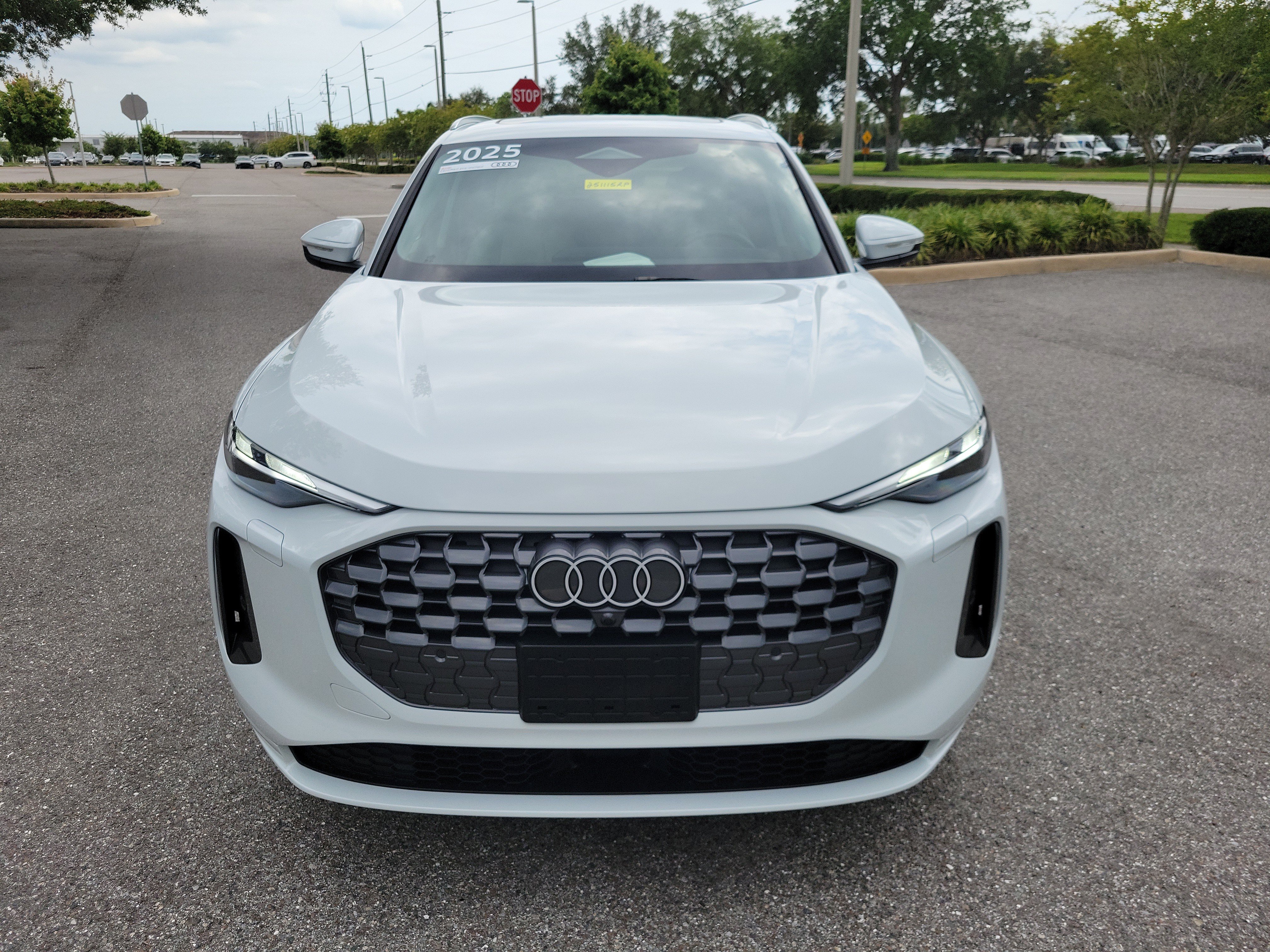 Certified 2025 Audi Q5 Premium w/ 19" Wheel Package AWD/4WD image 2
