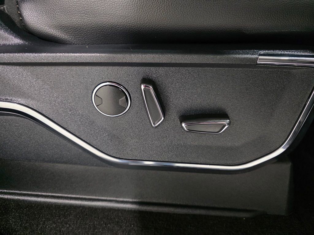 Used 2023 Ford F150 Lariat w/ Equipment Group 502A High image 25