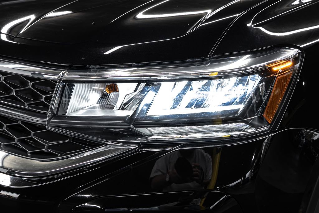 Used 2024 Volkswagen Taos S image 9