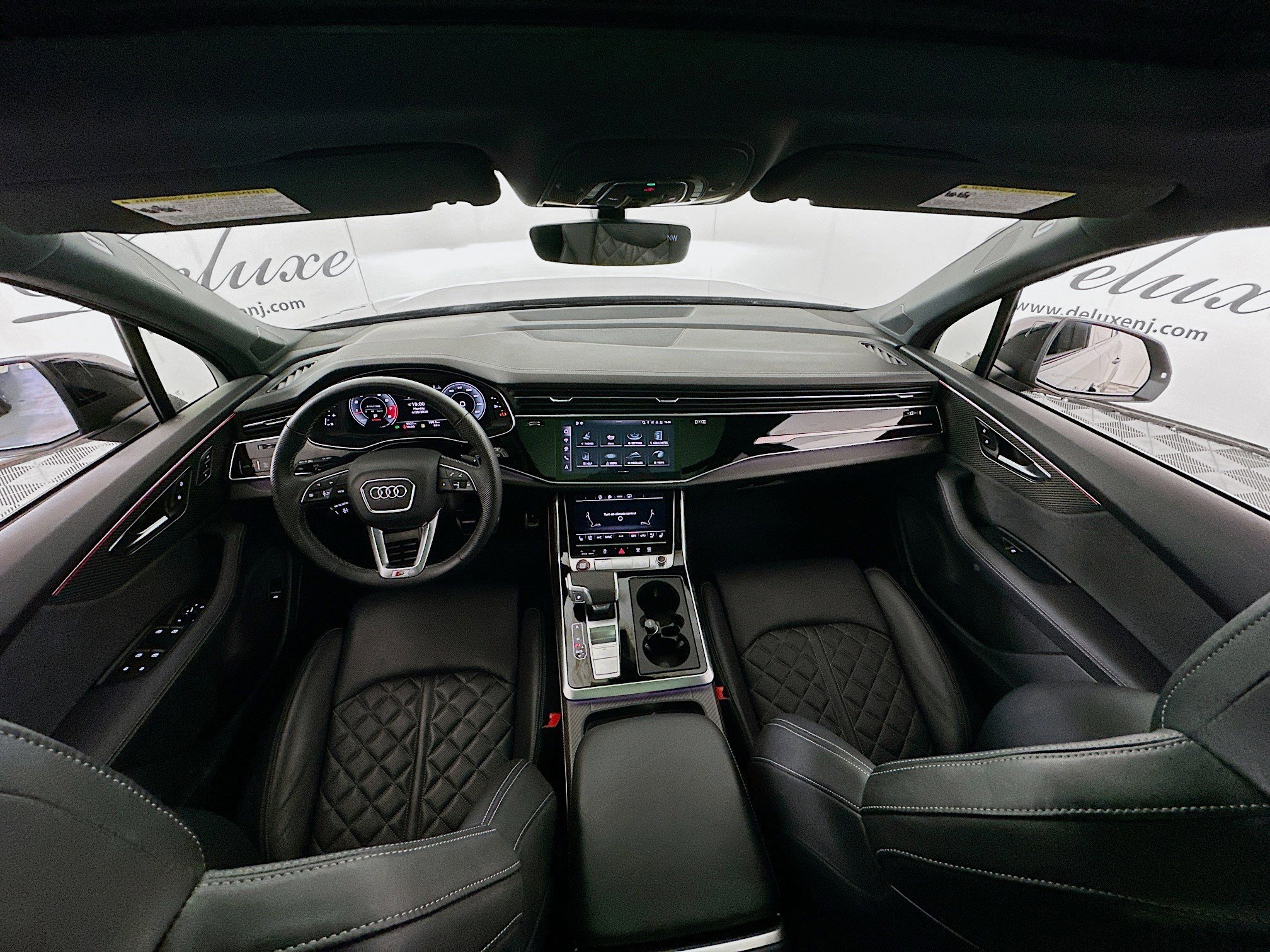 Used 2025 Audi SQ7 Premium Plus w/ Executive Package image 20