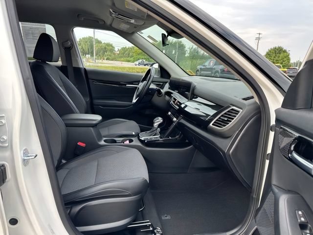 Used 2024 Kia Seltos S AWD/4WD image 23