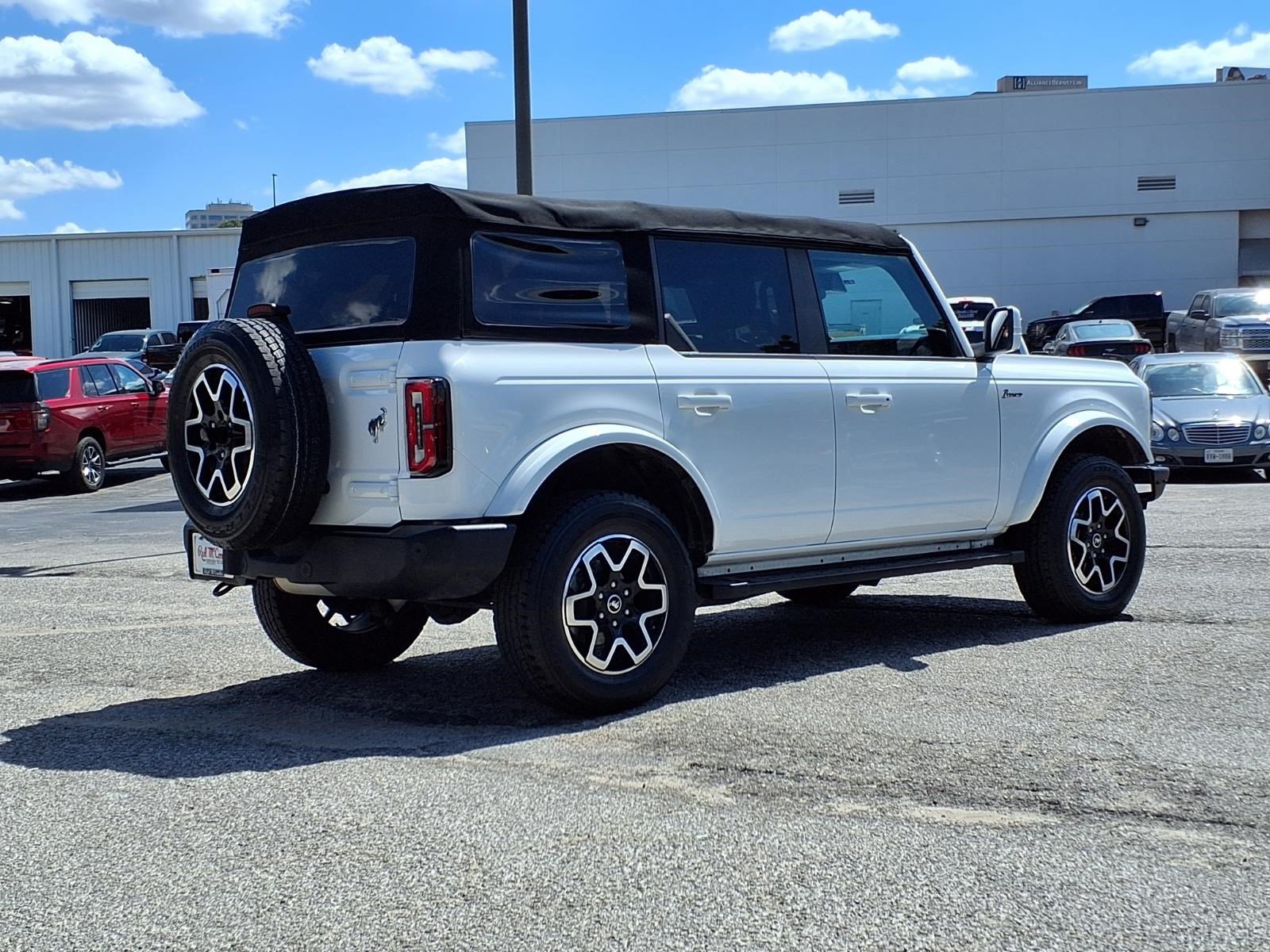 Used 2022 Ford Bronco Outer Banks AWD/4WD image 6