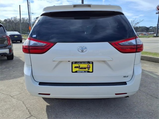 Used 2020 Toyota Sienna XLE image 3