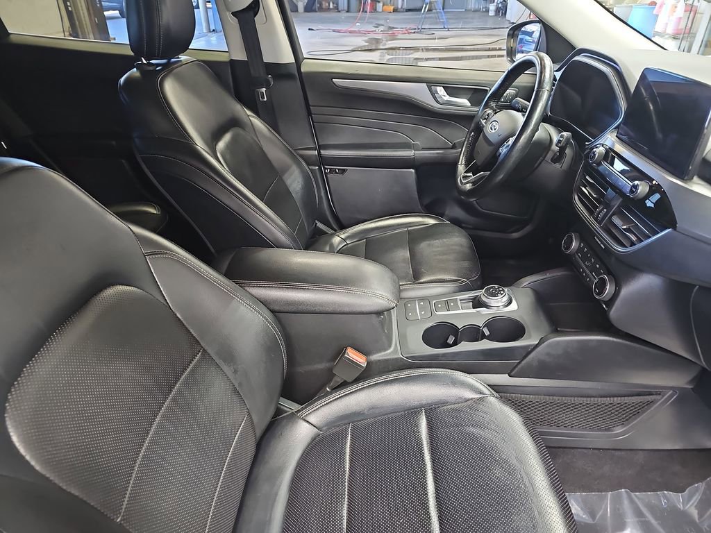 Used 2021 Ford Escape Titanium AWD/4WD image 10