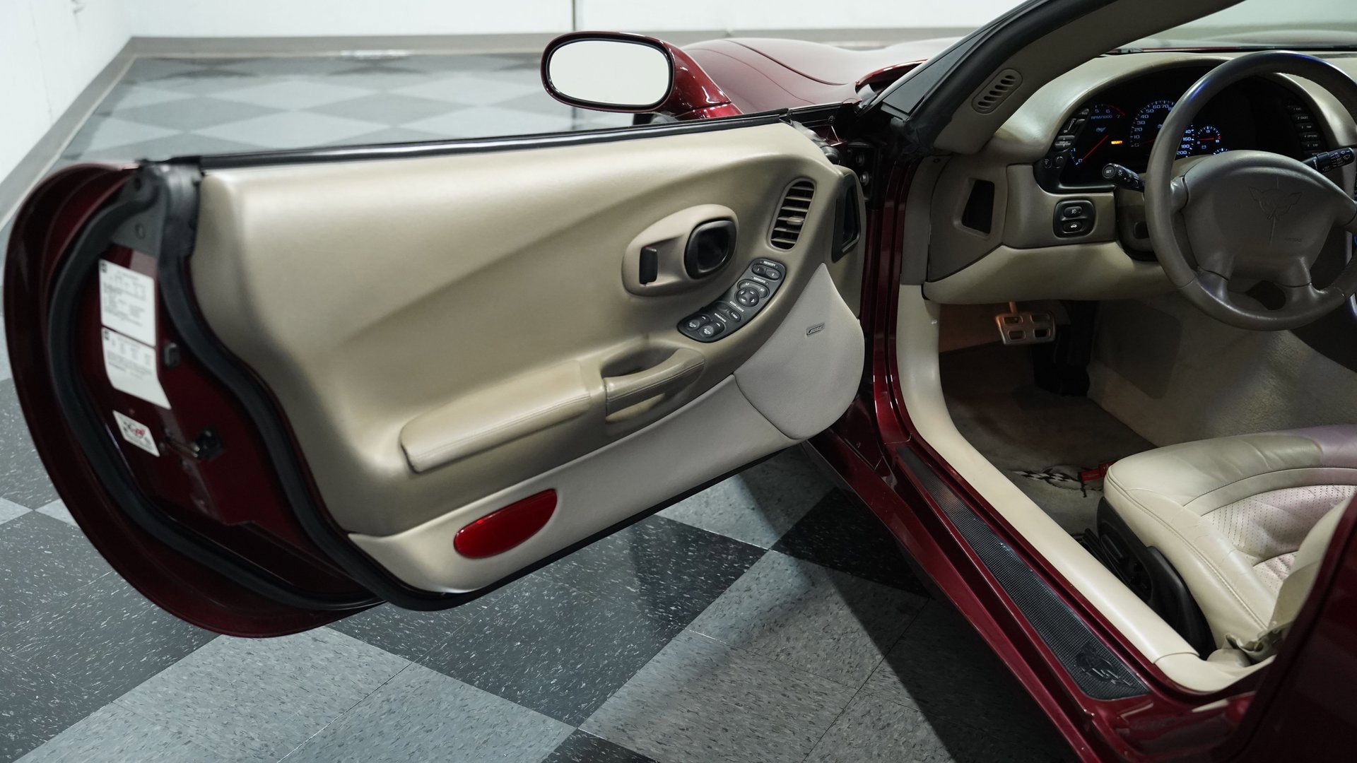 Used 2003 Chevrolet Corvette 50th Anniversary Edition w/ Preferred Equipment Group image 28