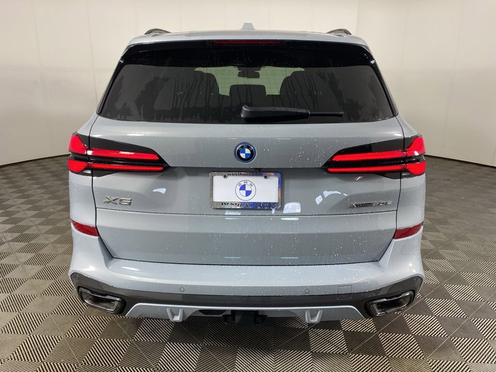 New 2026 BMW X5 xDrive50e w/ M Sport Package image 3