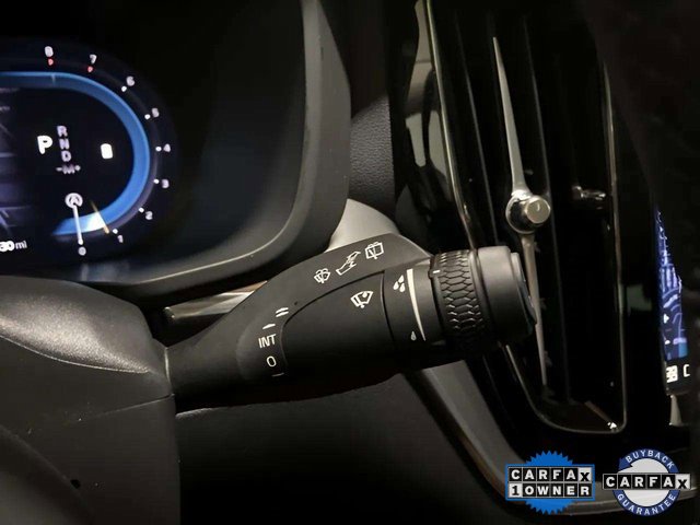Used 2025 Volvo XC60 B5 Core image 38