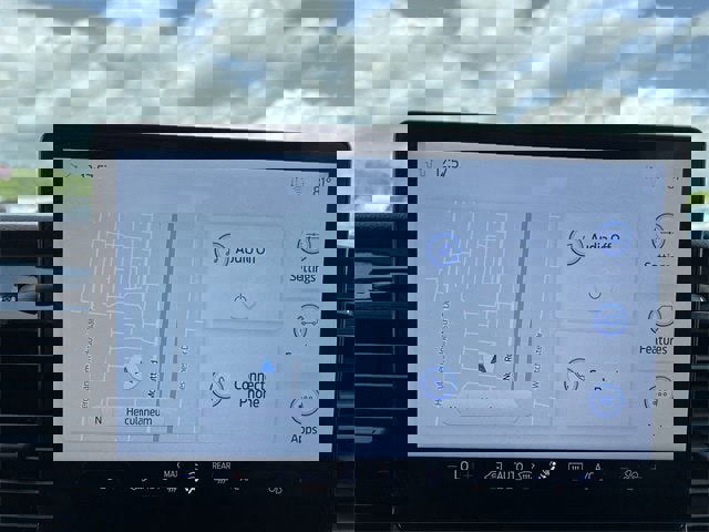 Used 2024 Ford Transit 350 XLT image 13