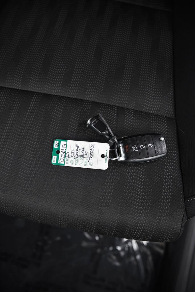 Used 2020 Kia Sportage LX image 25