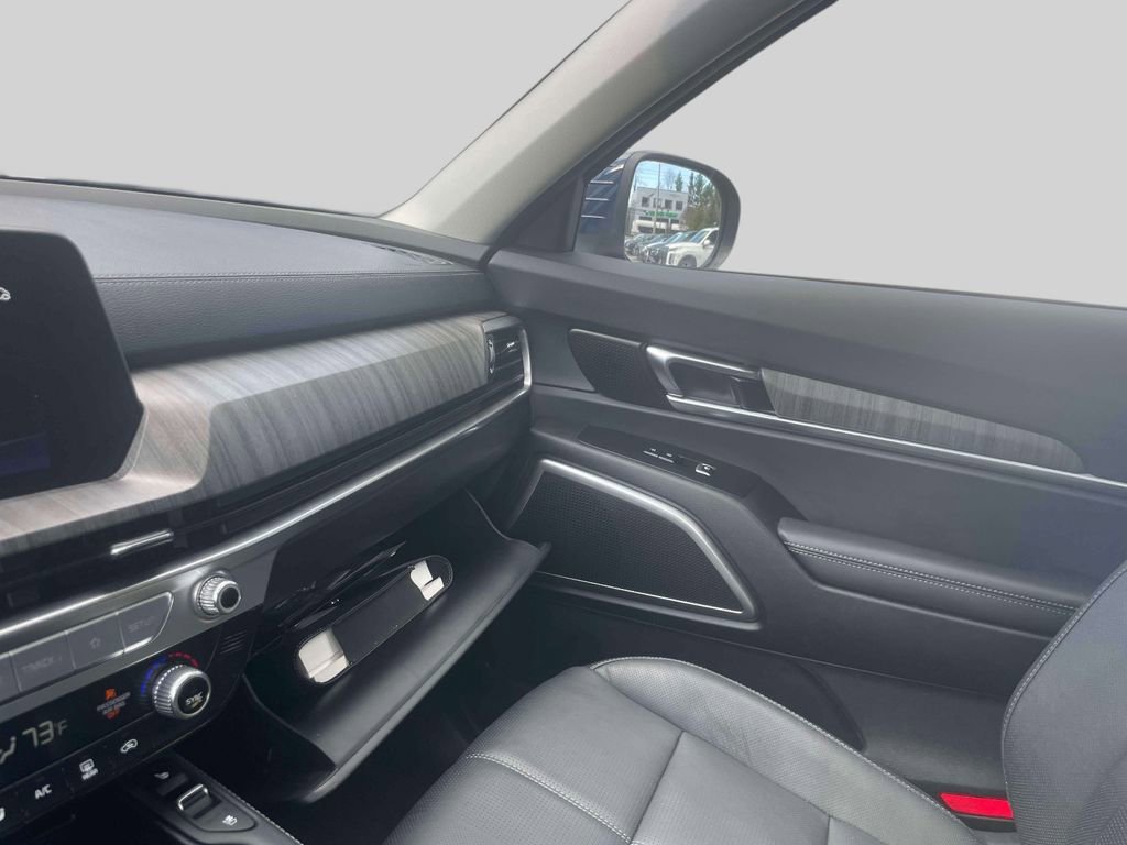 Used 2024 Kia Telluride EX image 34