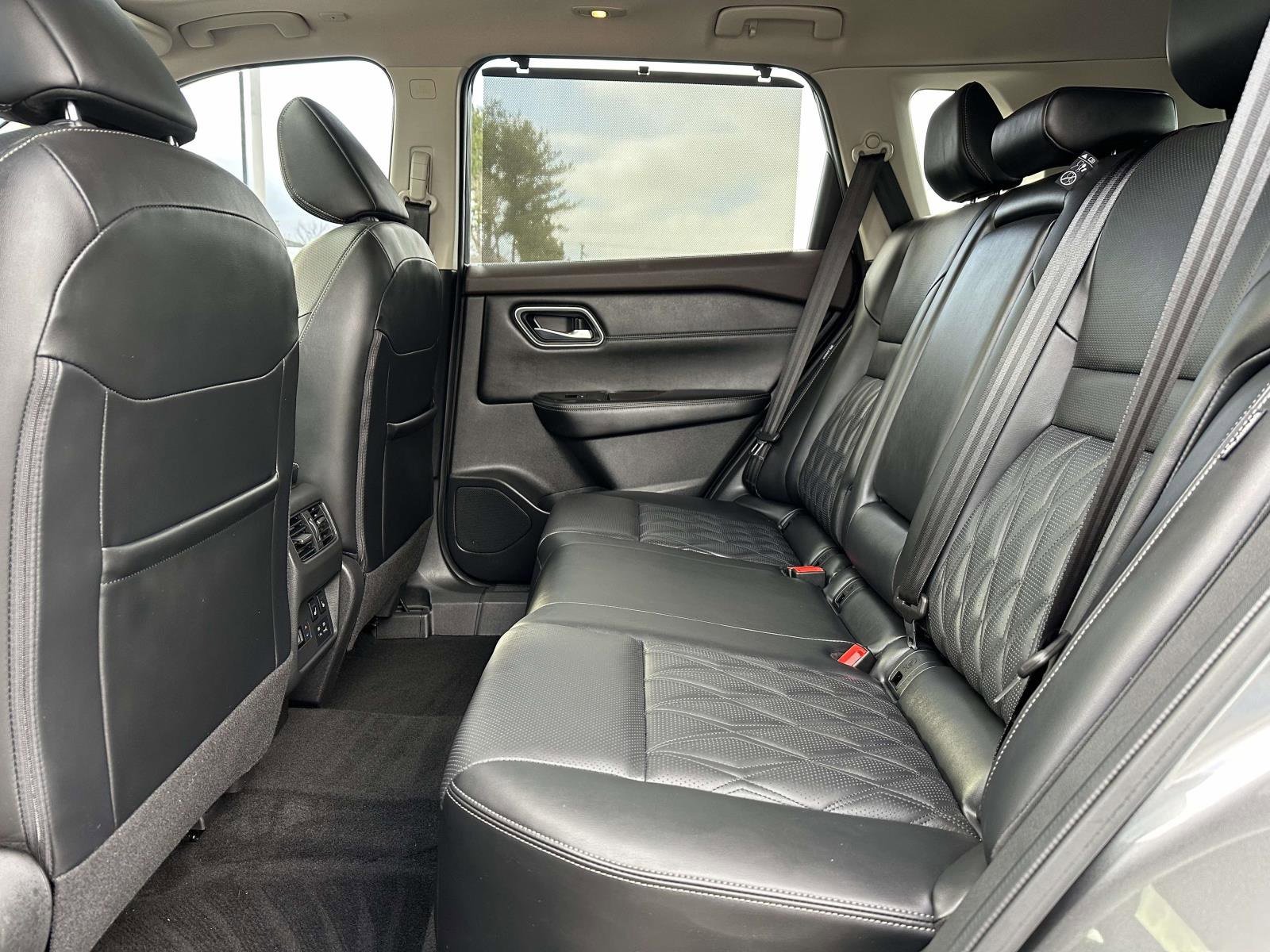 Used 2023 Nissan Rogue Platinum w/ Platinum Premium Package image 23