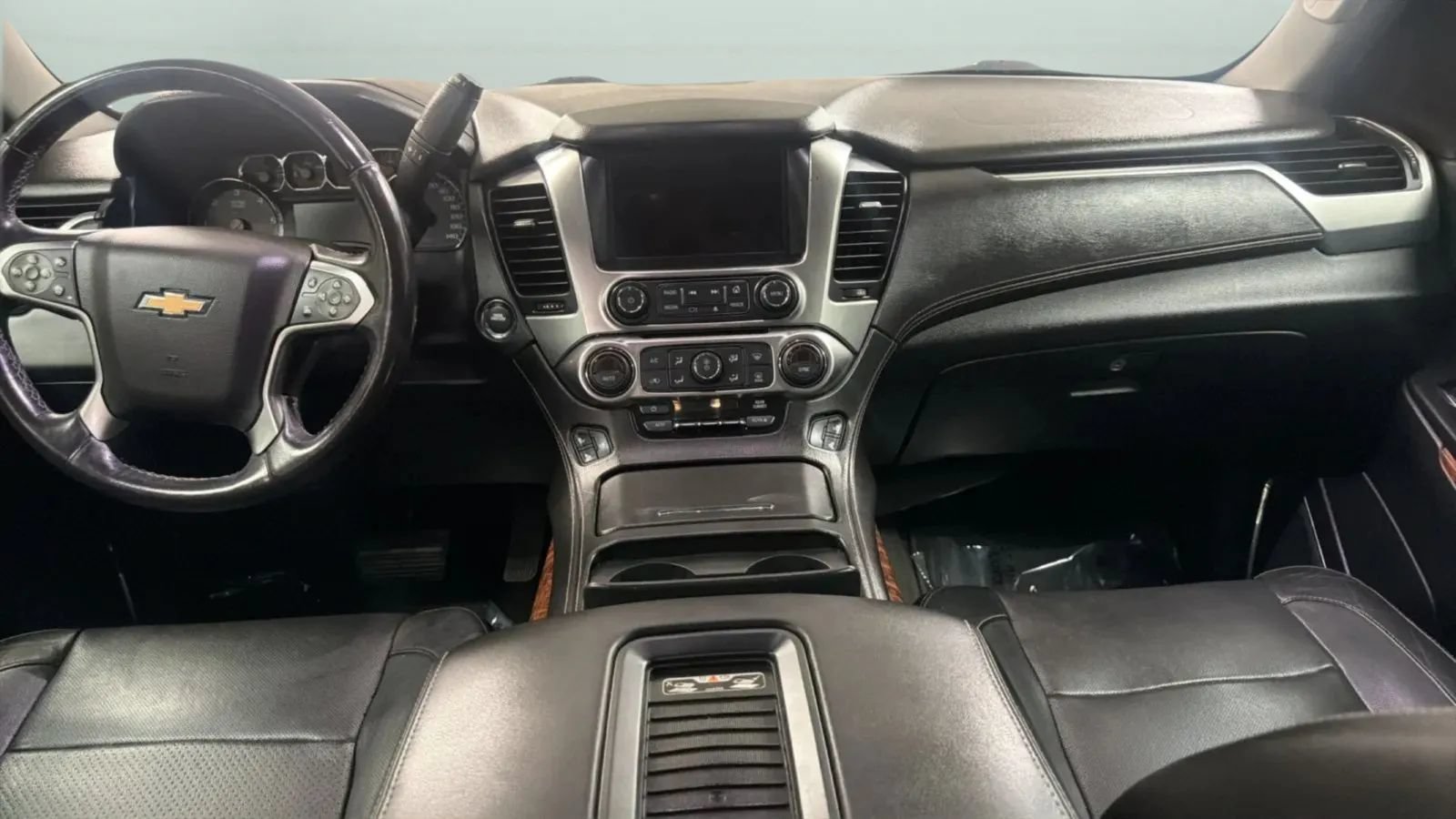 Used 2017 Chevrolet Suburban Premier RWD image 16