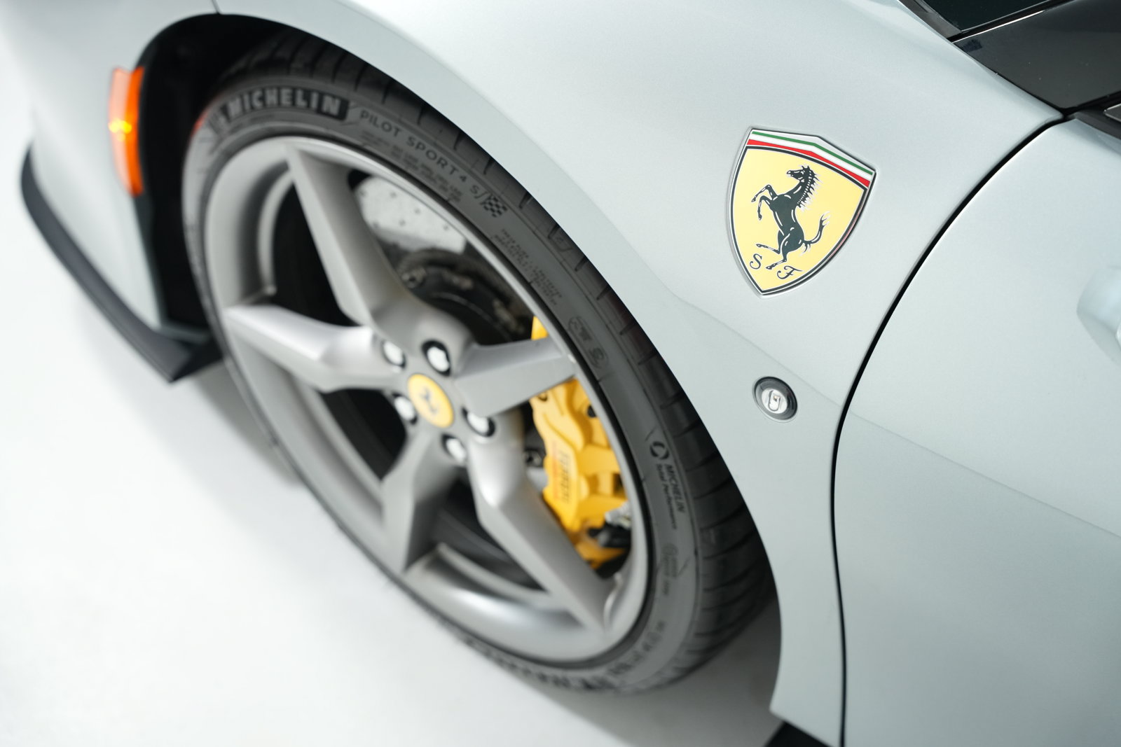 Used 2021 Ferrari F8 Spider RWD image 51