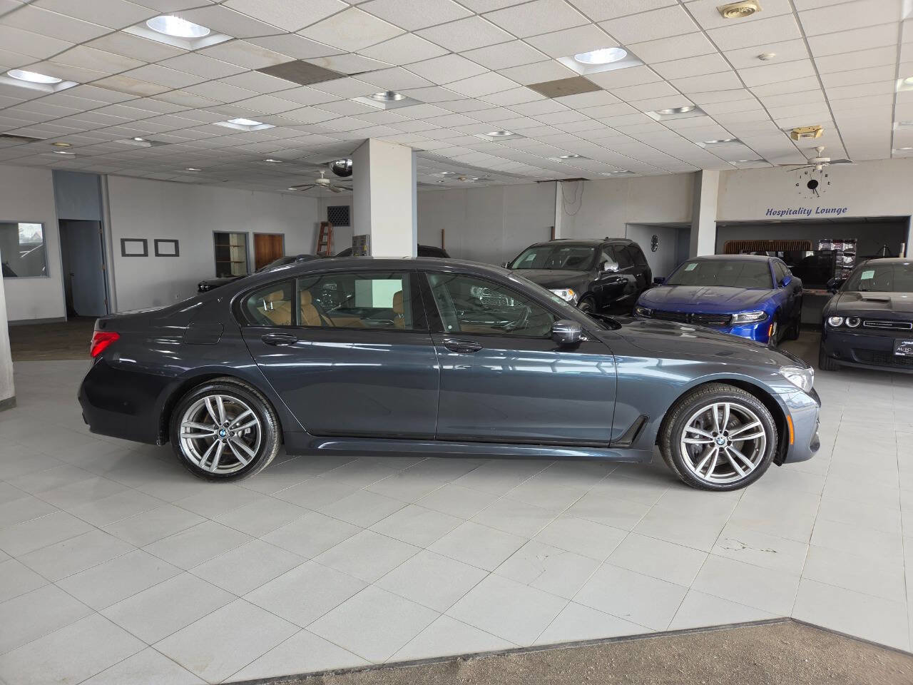 Used 2016 BMW 750i xDrive image 8