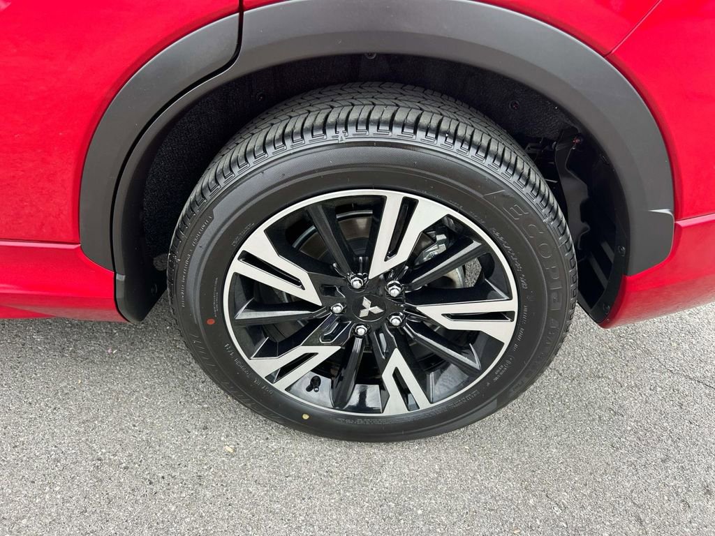 Used 2025 Mitsubishi Eclipse Cross SEL image 13