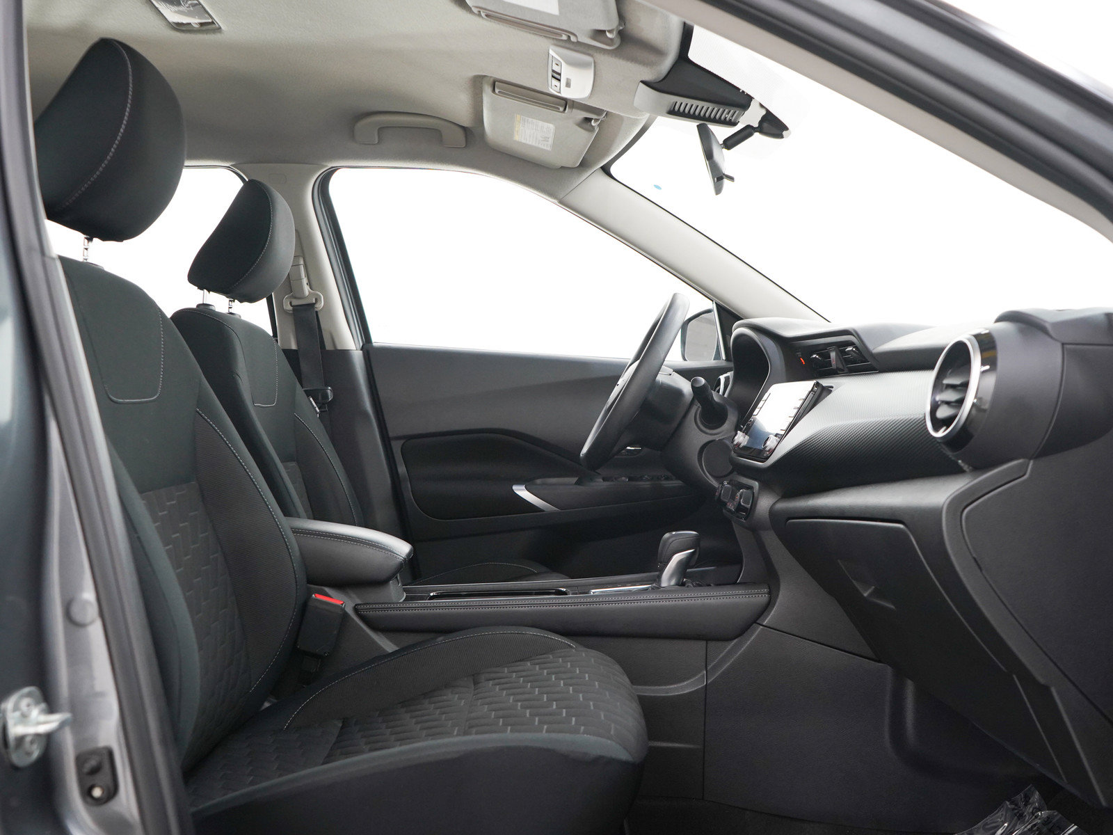 Used 2022 Nissan Kicks SV FWD image 12