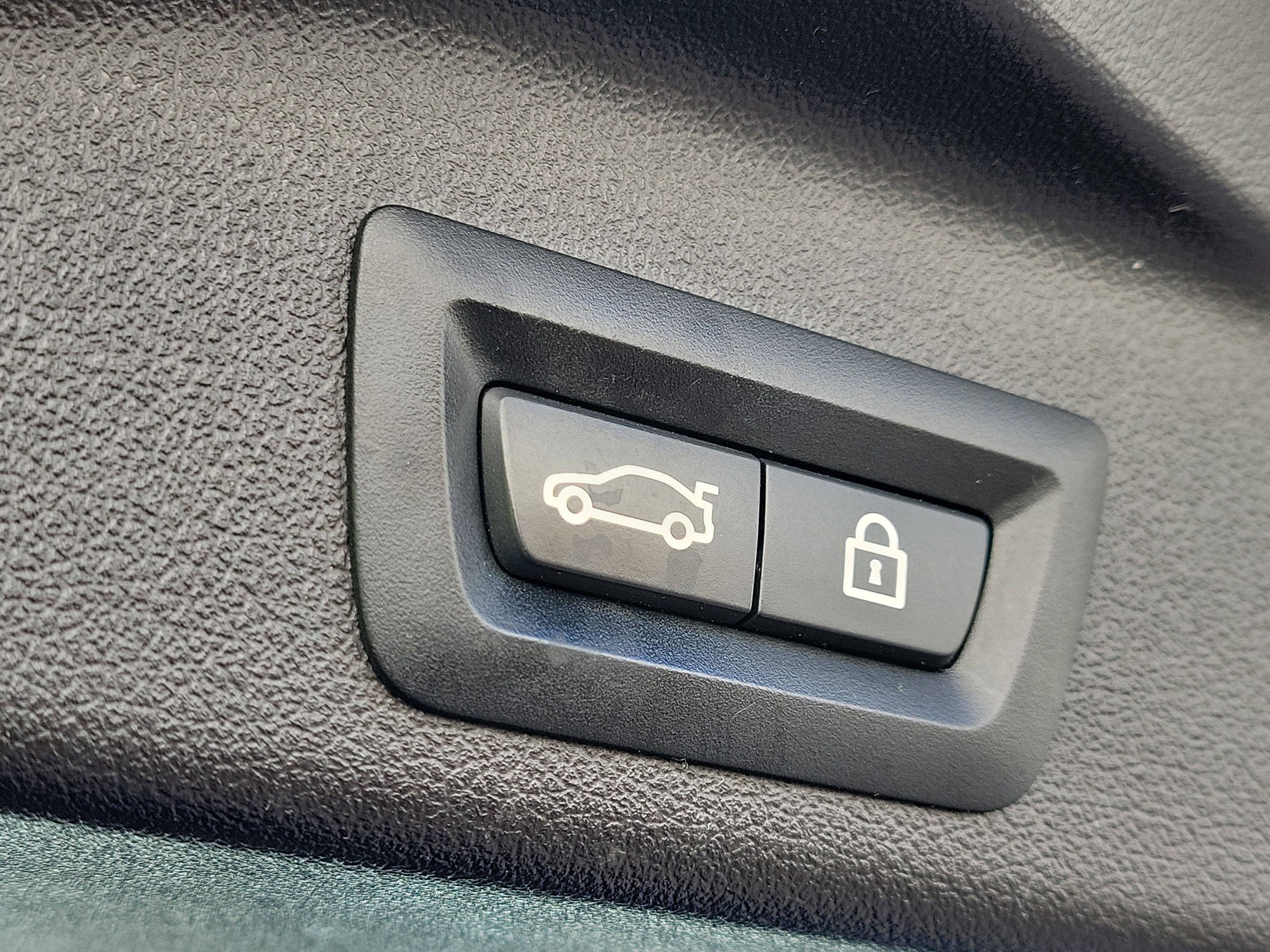 Used 2021 BMW X5 xDrive40i w/ Premium Package image 9