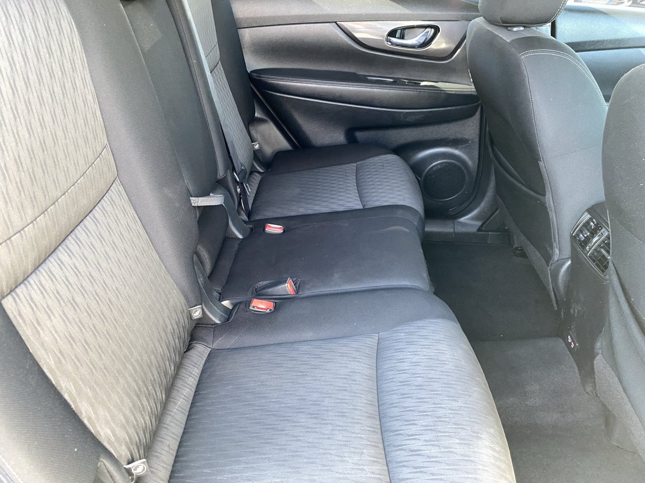 Certified 2020 Nissan Rogue SV FWD image 12
