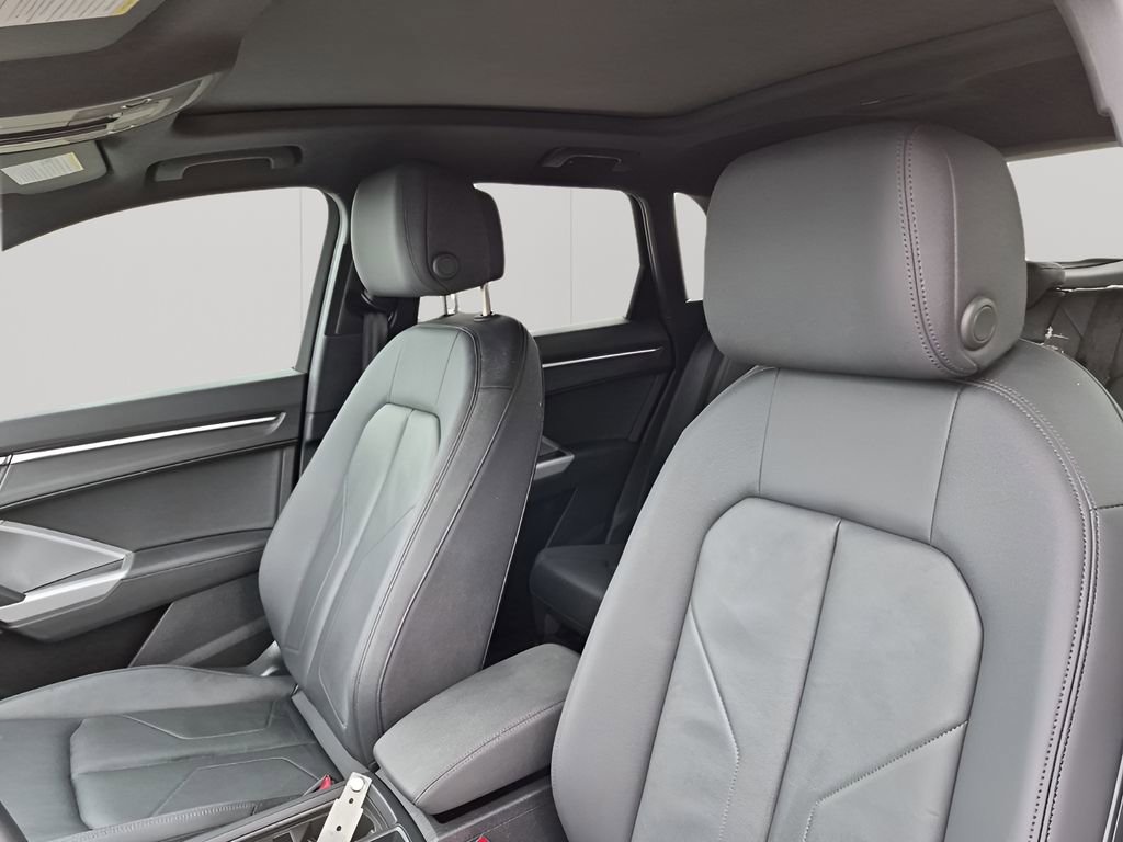Used 2023 Audi Q3 2.0T Premium Plus w/ Premium Plus Package image 33