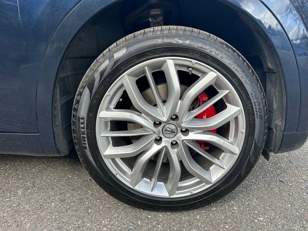 Used 2022 Maserati Levante GT image 16